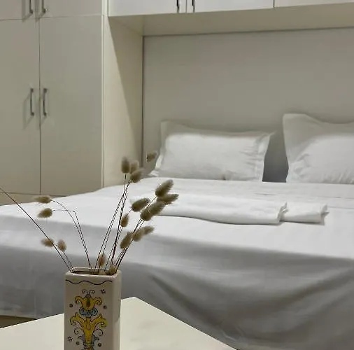 Brilant Studio Apartment City Center